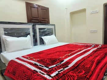 hotel dev kashi