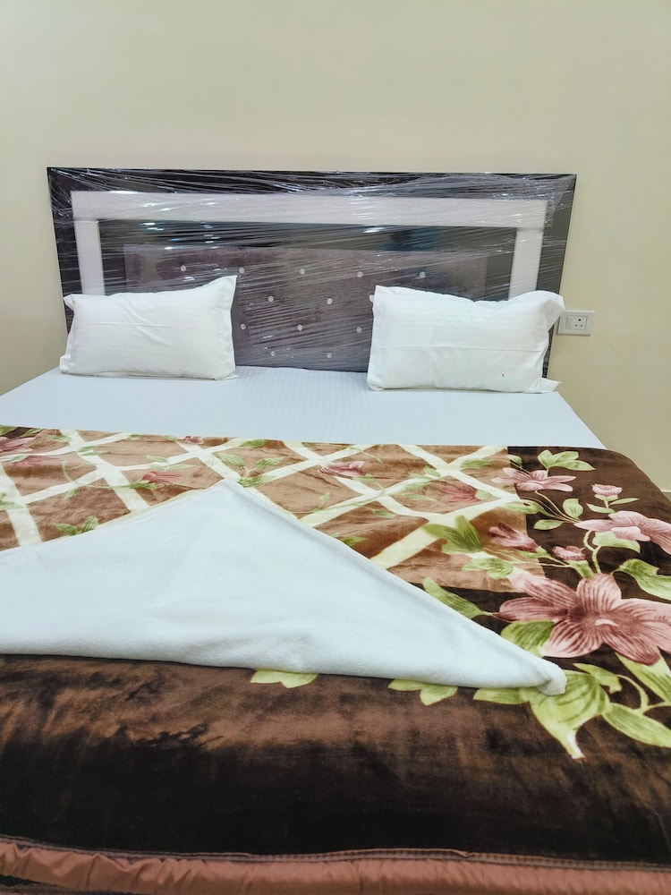 hotel dev kashi