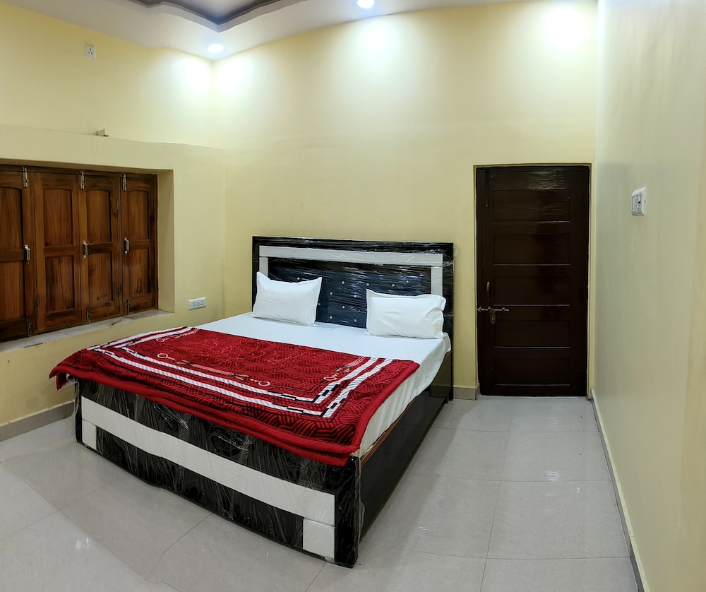 hotel dev kashi