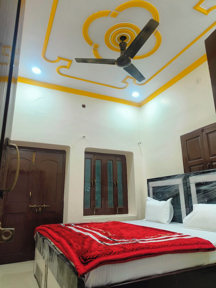 hotel dev kashi