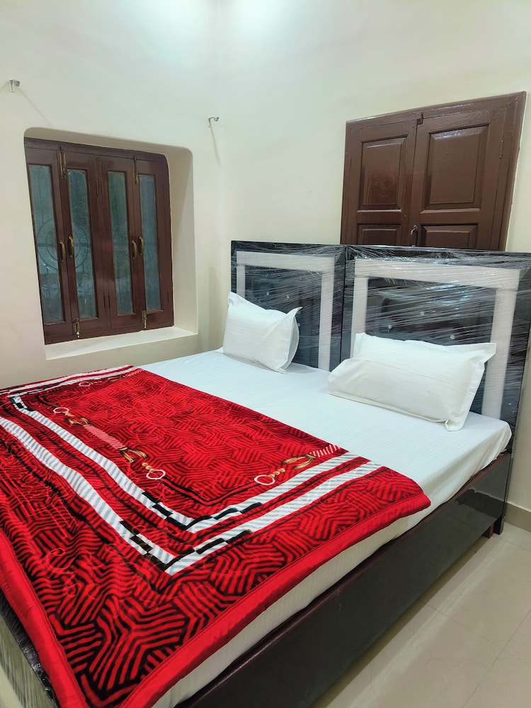 hotel dev kashi