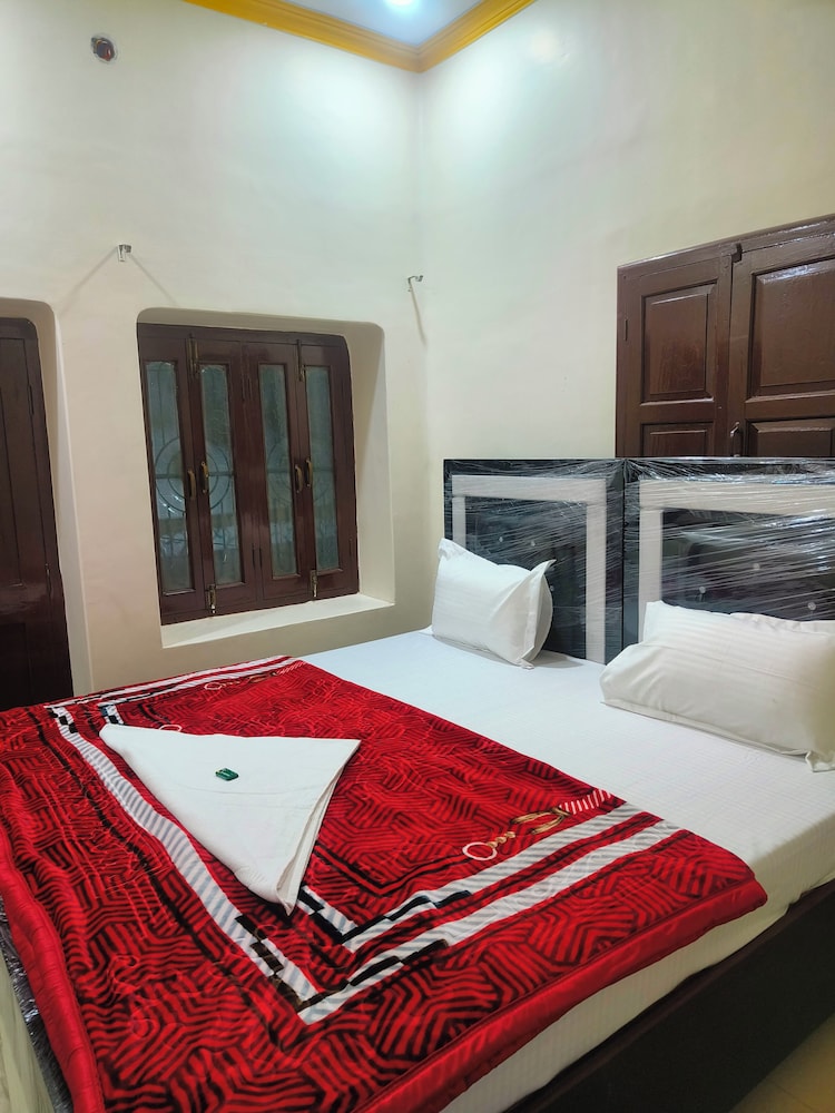 hotel dev kashi