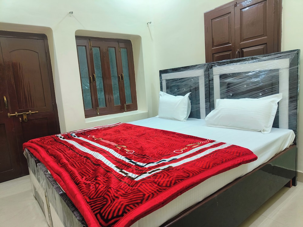hotel dev kashi
