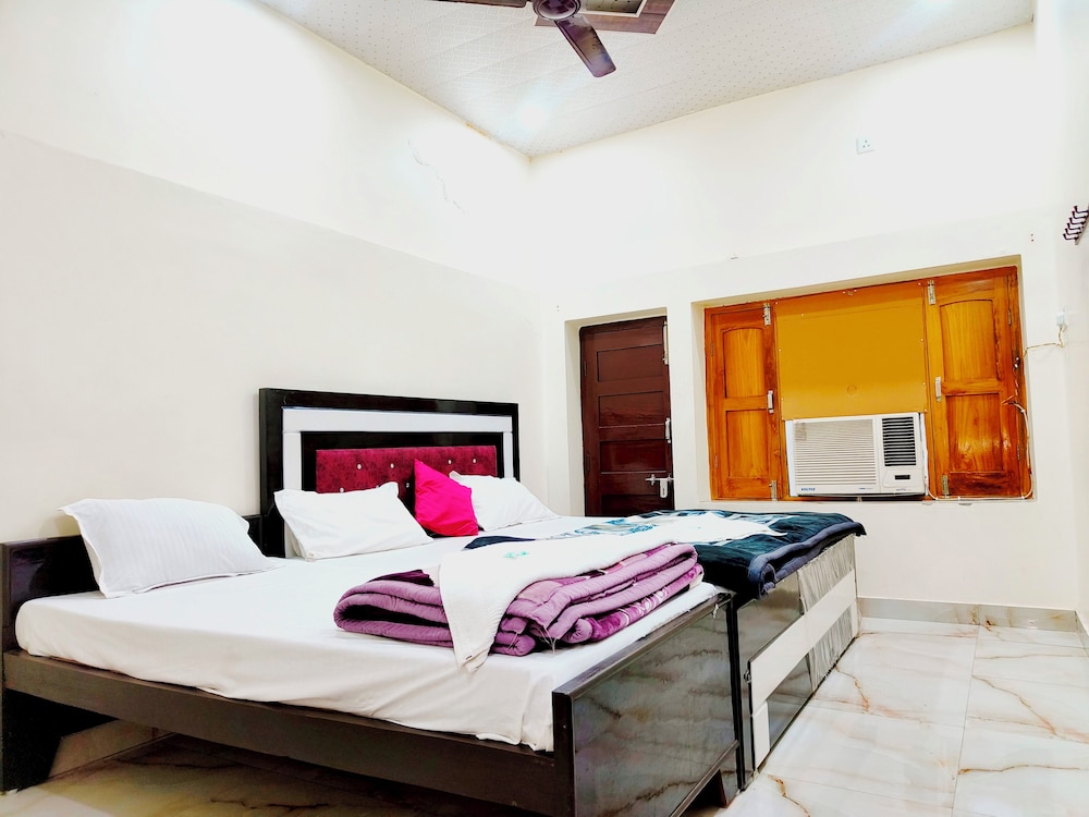 hotel dev kashi