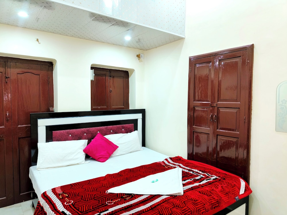 hotel dev kashi
