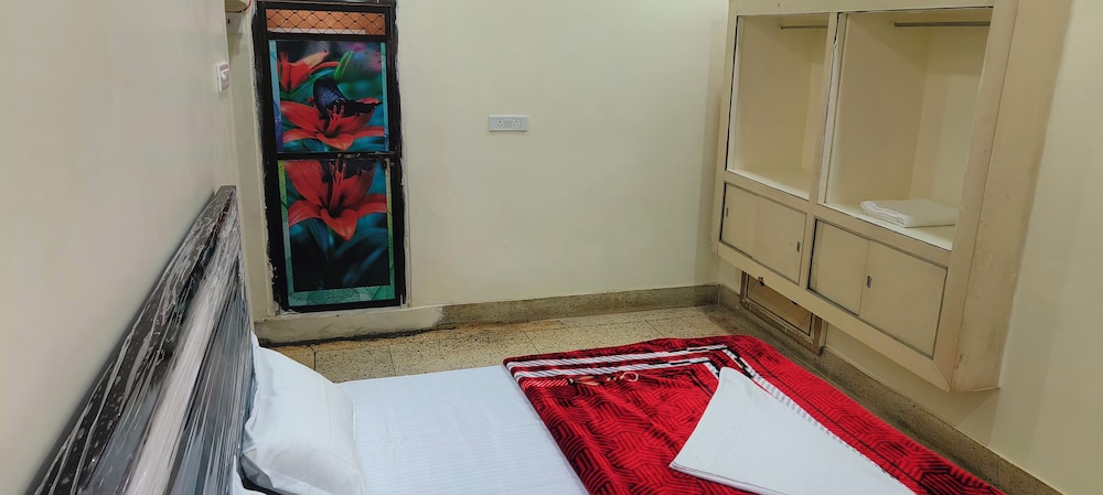 hotel dev kashi