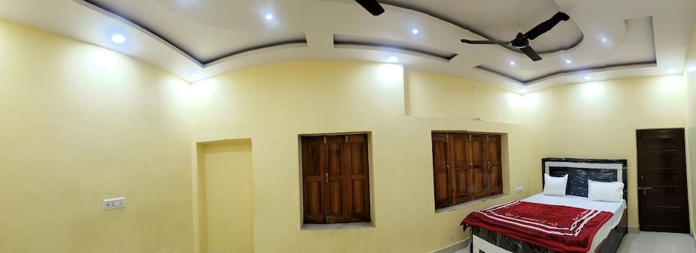 hotel dev kashi
