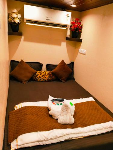nadim tiger residency