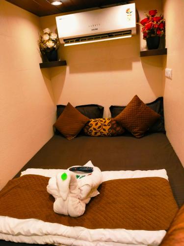 nadim tiger residency