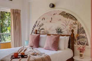 tisyastays pink door 1bhk apartment