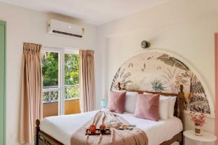 tisyastays pink door 1bhk apartment