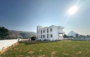 The Black Eagle Resort,,3 star