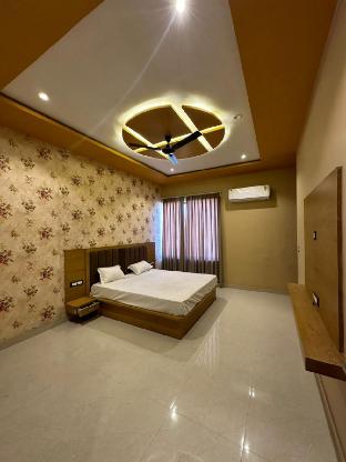 The Black Eagle Resort,,3 star