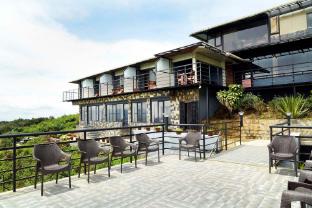 ibex resorts valparai tale rock