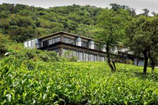 ibex resorts valparai tale rock
