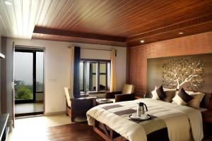 ibex resorts valparai tale rock