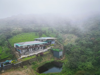 ibex resorts valparai tale rock
