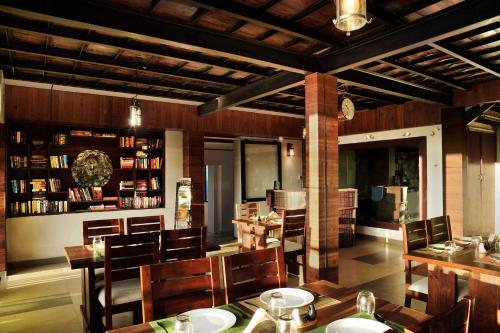 ibex resorts valparai tale rock