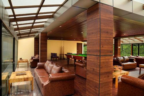 ibex resorts valparai tale rock