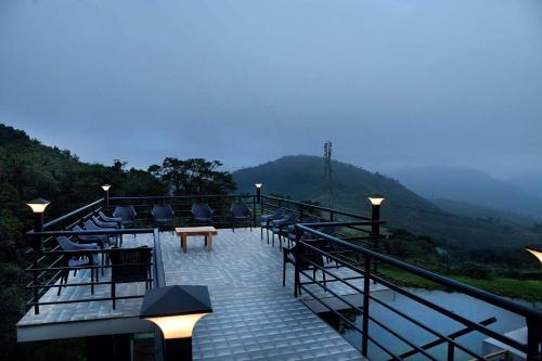 ibex resorts valparai tale rock