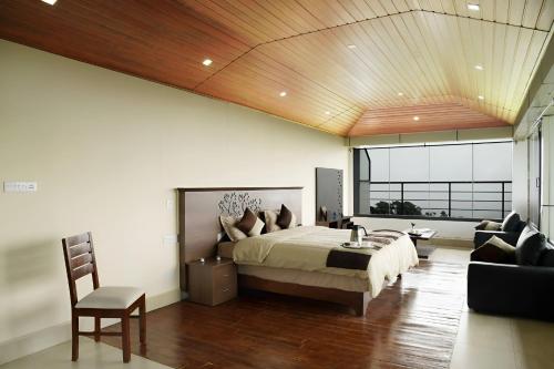 ibex resorts valparai tale rock