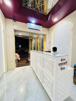 hotel padmawati palace