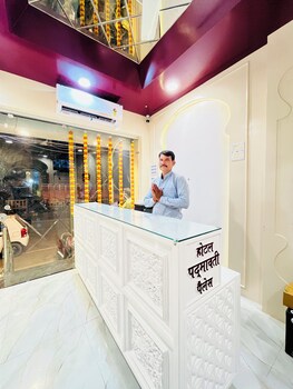 hotel padmawati palace