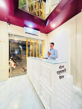 hotel padmawati palace