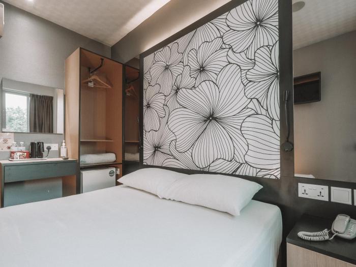 hi hotel dot 11hrs stay from 10pm to 9am