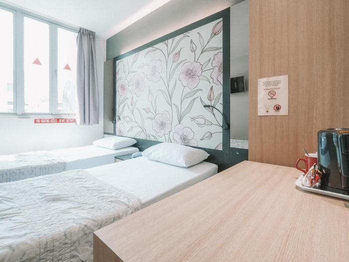 hi hotel dot 11hrs stay from 10pm to 9am