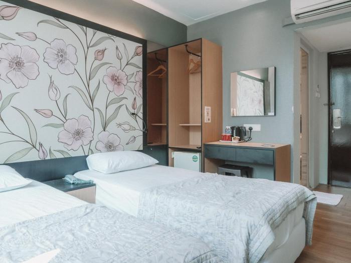 hi hotel dot 11hrs stay from 10pm to 9am
