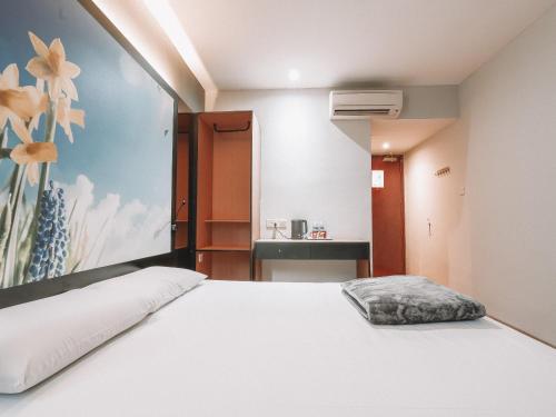 hi hotel dot 11hrs stay from 10pm to 9am