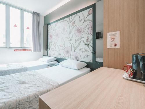 hi hotel dot 11hrs stay from 10pm to 9am