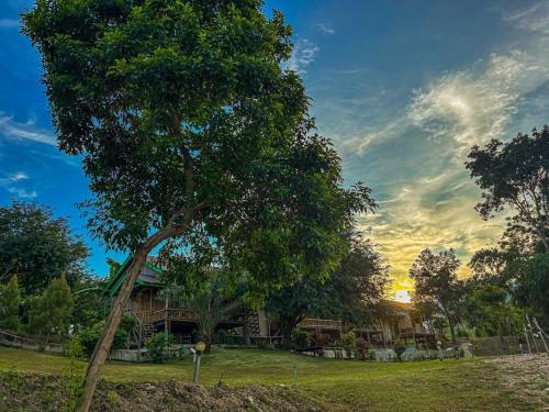 ban suan salee suan phueng ratchaburi