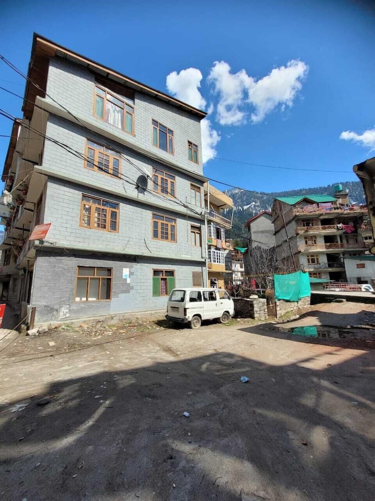 hills homestay and devallya