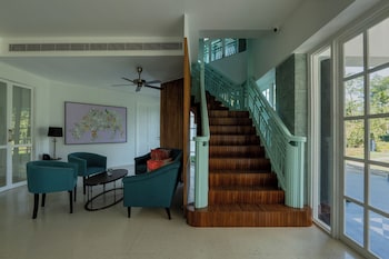 the postcard in the durrung tea estate