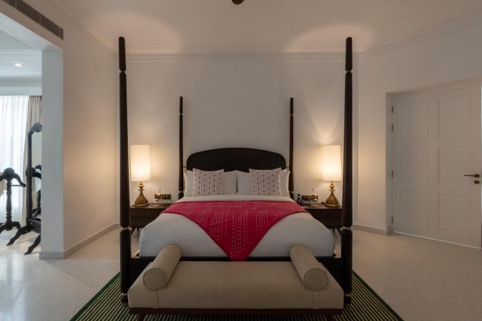 the postcard in the durrung tea estate