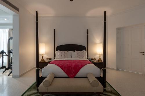 the postcard in the durrung tea estate