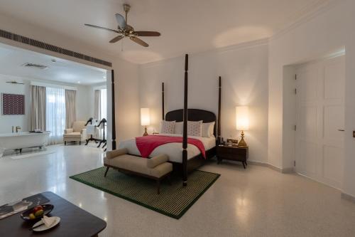 the postcard in the durrung tea estate