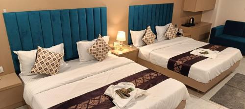 Hotel Royal Square,,3 star