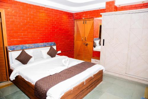 Vanam Resort,,3 star