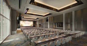 grande centre point lumphini bangkok