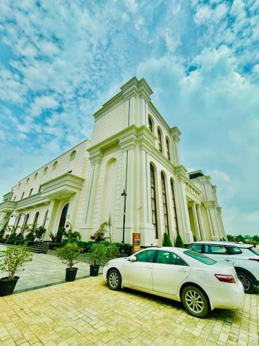 Hotel Sukh Farm,,3 star