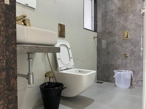 3 bhk apartment santacruz mumbai juhu