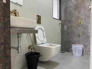 3 bhk apartment santacruz mumbai juhu