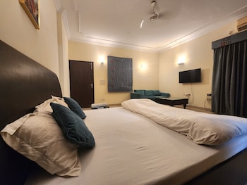 hotel the own stay urban boutique