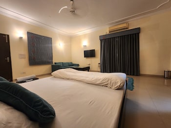 hotel the own stay urban boutique