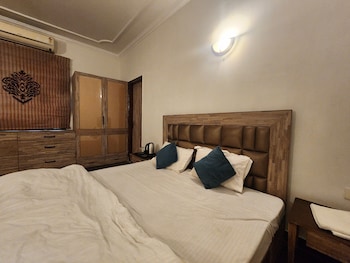 hotel the own stay urban boutique