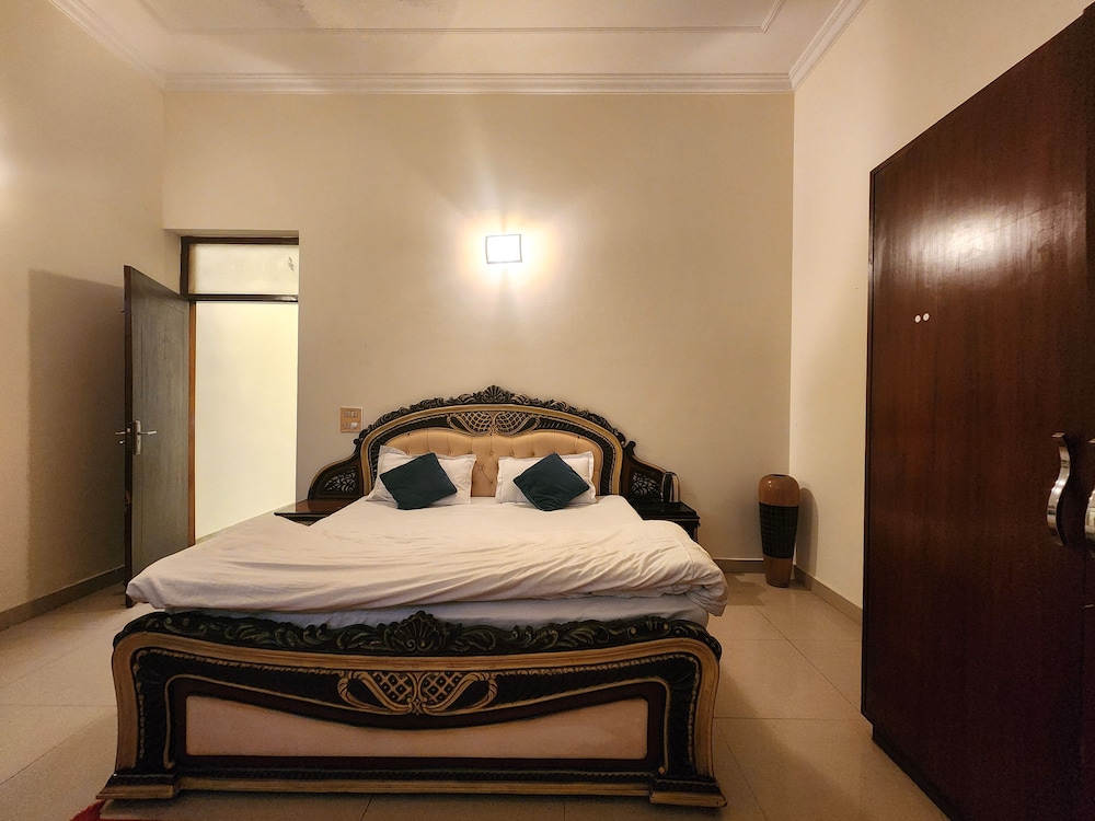 hotel the own stay urban boutique