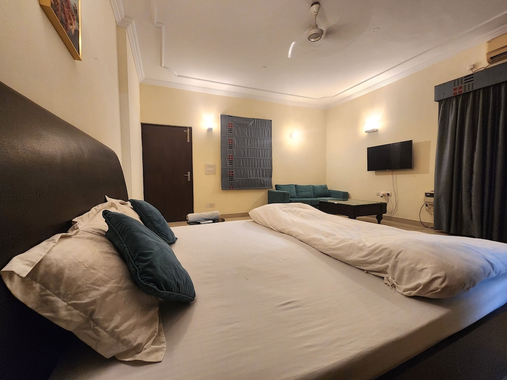 hotel the own stay urban boutique